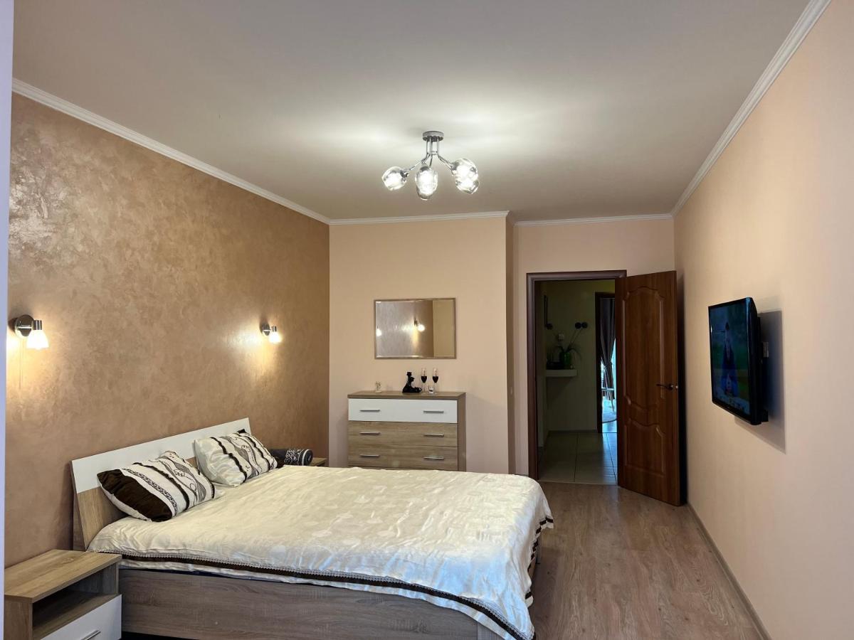 Apartaments Sichovyh Strilciv 68A Ivano-Frankivsk Eksteriør billede